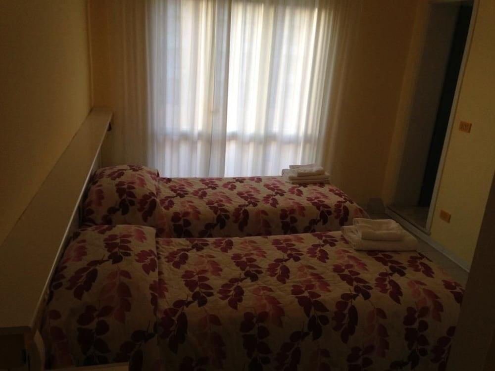 Aron Hotel ริมินี ภายนอก รูปภาพ