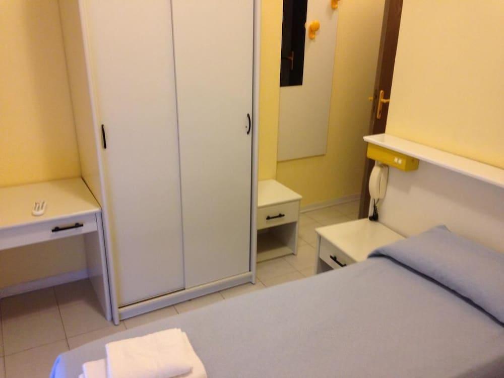 Aron Hotel ริมินี ภายนอก รูปภาพ