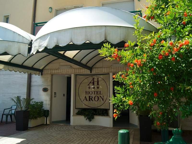 Aron Hotel ริมินี ภายนอก รูปภาพ