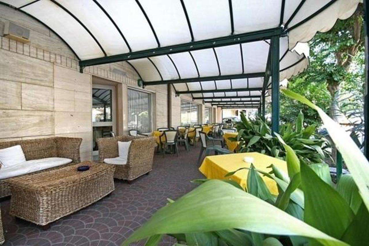 Aron Hotel ริมินี ภายนอก รูปภาพ