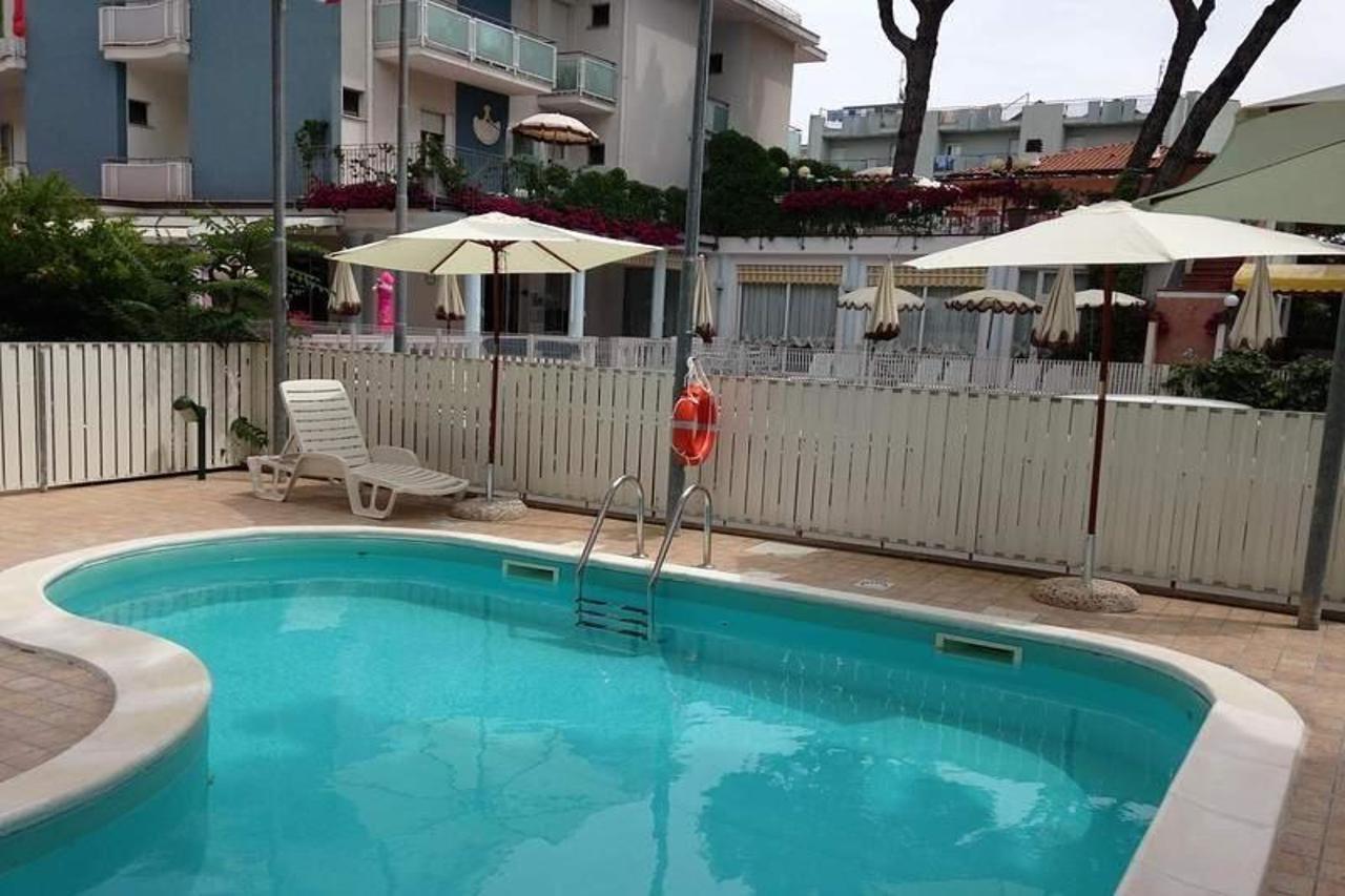 Aron Hotel ริมินี ภายนอก รูปภาพ