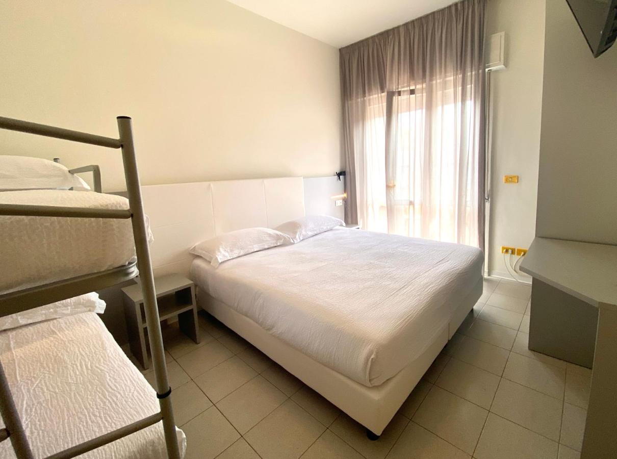 Aron Hotel ริมินี ภายนอก รูปภาพ