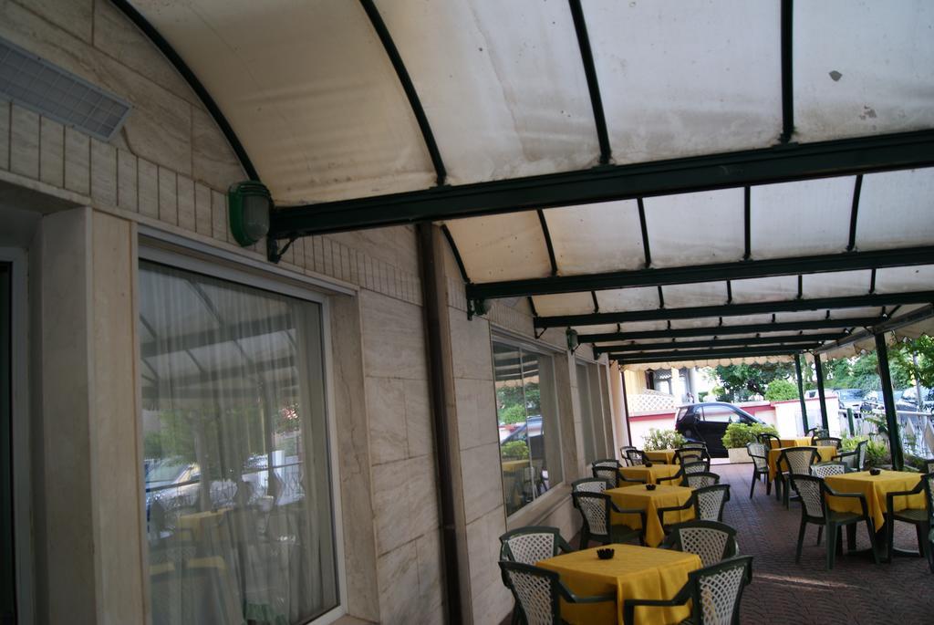 Aron Hotel ริมินี ภายนอก รูปภาพ