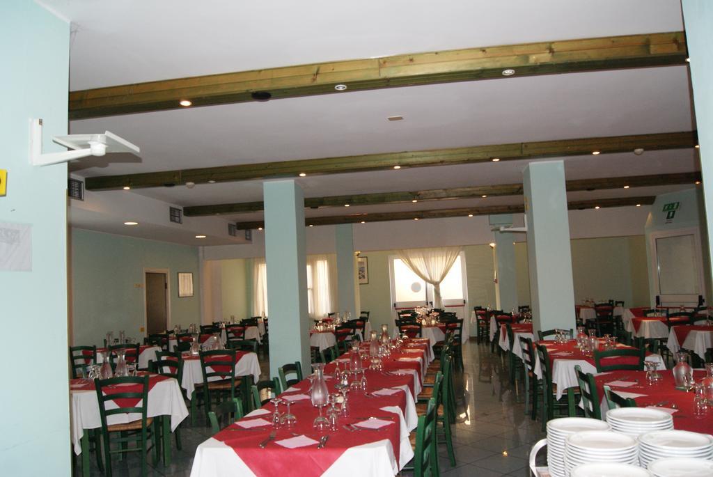 Aron Hotel ริมินี ภายนอก รูปภาพ