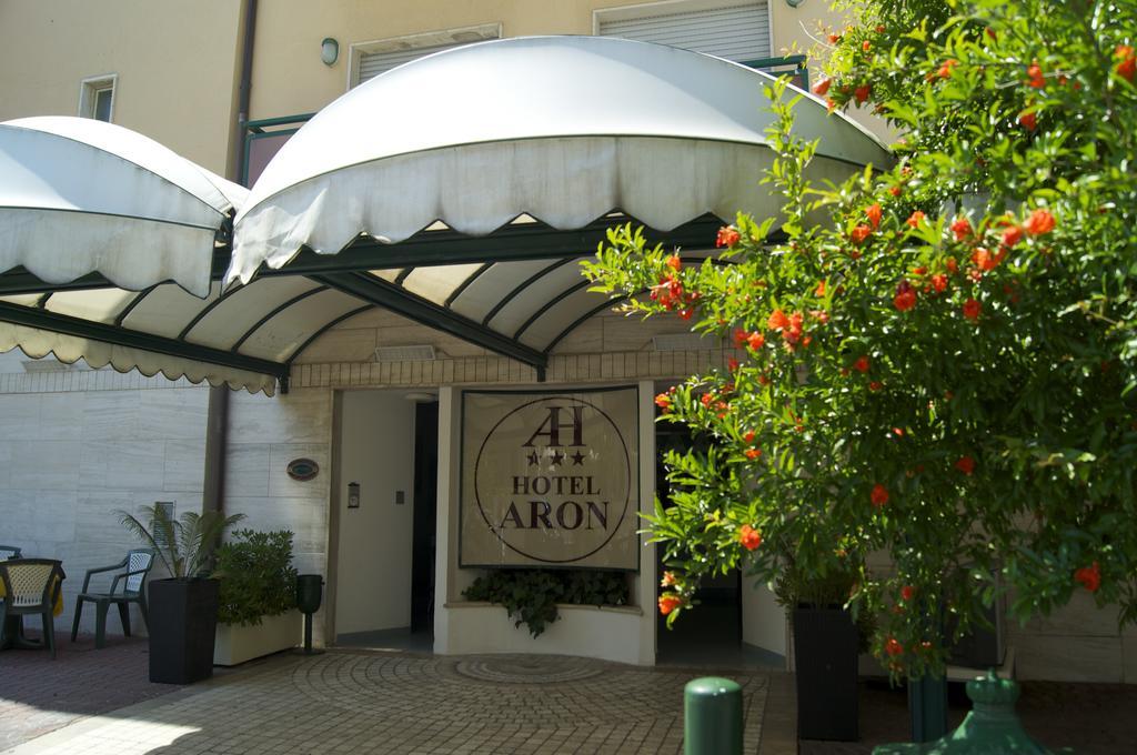 Aron Hotel ริมินี ภายนอก รูปภาพ