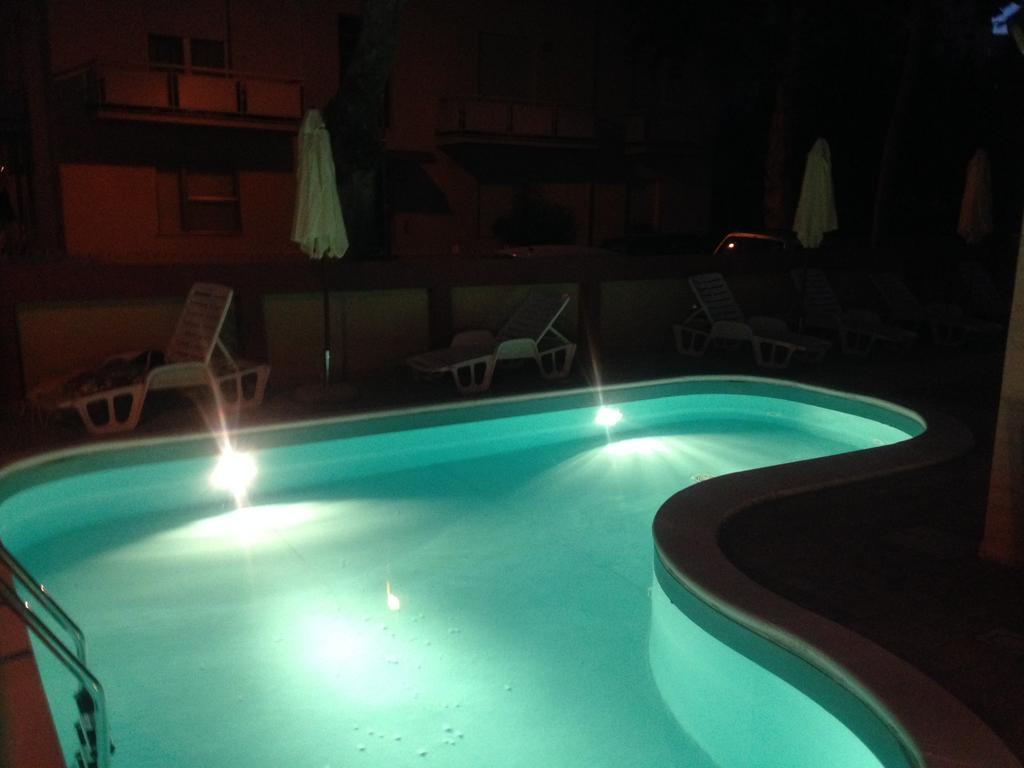 Aron Hotel ริมินี ภายนอก รูปภาพ
